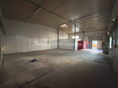 Local commercial à louer 1 286 € 150,1 m² de surface de vente Le Bourg-Les Chenevières-Chantavot-Zone Industrielle Domène 38420
