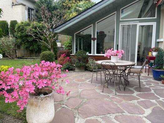 Maison de ville à vendre 390 000 € 8 pièces 5 chambres 260 m² 655 m² de terrain Centre-Marcadieu-Marne Tarbes 65000