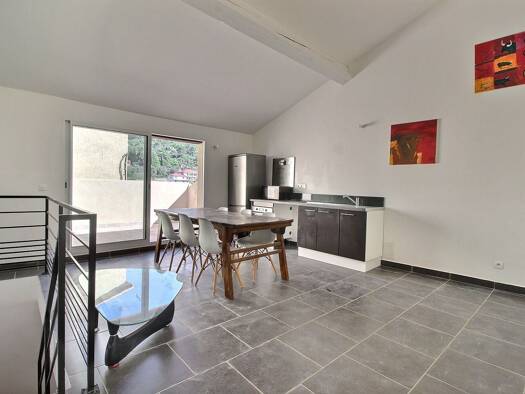 Duplex à louer 714 € 3 pièces 2 chambres 66 m² Étage 3/4 Callas 83830