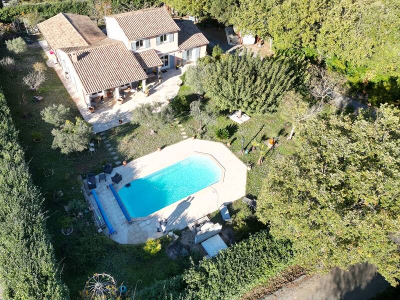 Maison à vendre, 170m², BAGNOLS EN FORET