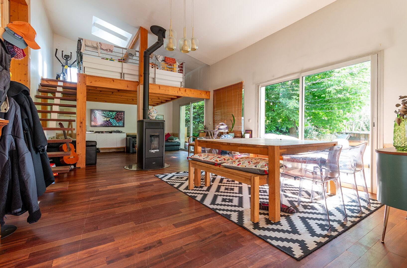 Maison à vendre, 121m², QUINSAC