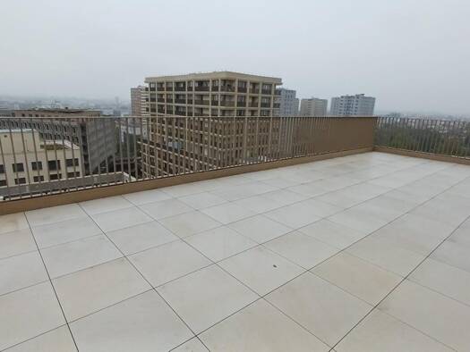 Appartement à louer 2 063 € 5 pièces 4 chambres 113 m² 13ème étage Prefecture Bobigny 93000