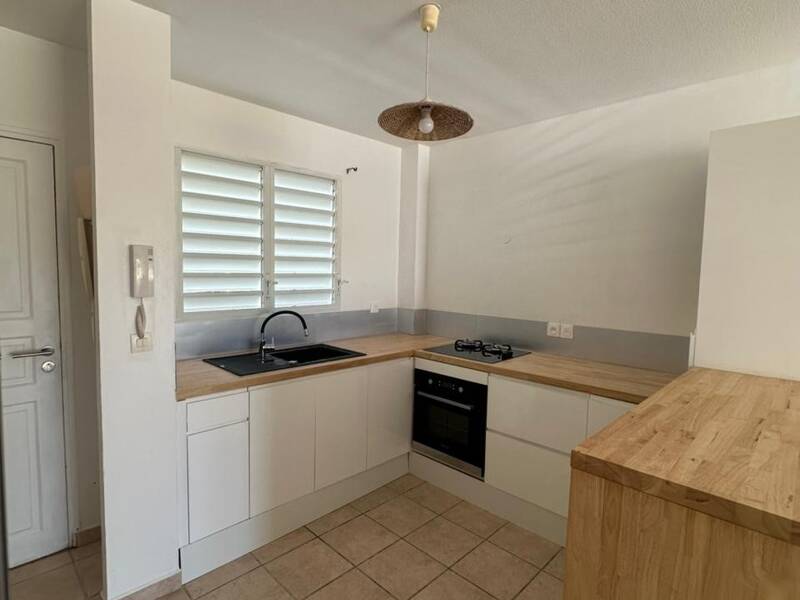 Maison à louer, 58m², LES ABYMES