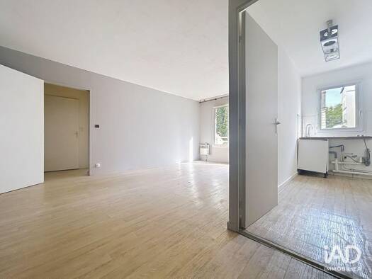 Appartement à vendre 350 000 € 2 pièces 1 chambre 50 m² Étage 1/8 Moskowa-Porte Montmartre-Porte de Clignancourt Paris 18ème arrondissement 75018