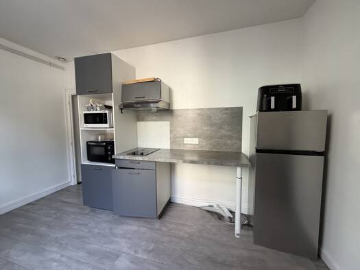 Appartement à louer 350 € 1 pièce 26,9 m² 1er étage dès le 17/05/2026 Beaujeu 69430