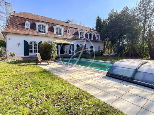 Maison à vendre 850 000 € 8 pièces 4 chambres 225,9 m² 5 091 m² de terrain Centre Seclin 59113