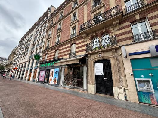 Appartement à louer 2 274 € 3 pièces 2 chambres 80 m² Étage 2/5 Espaces Jeunes Issy-les-Moulineaux 92130