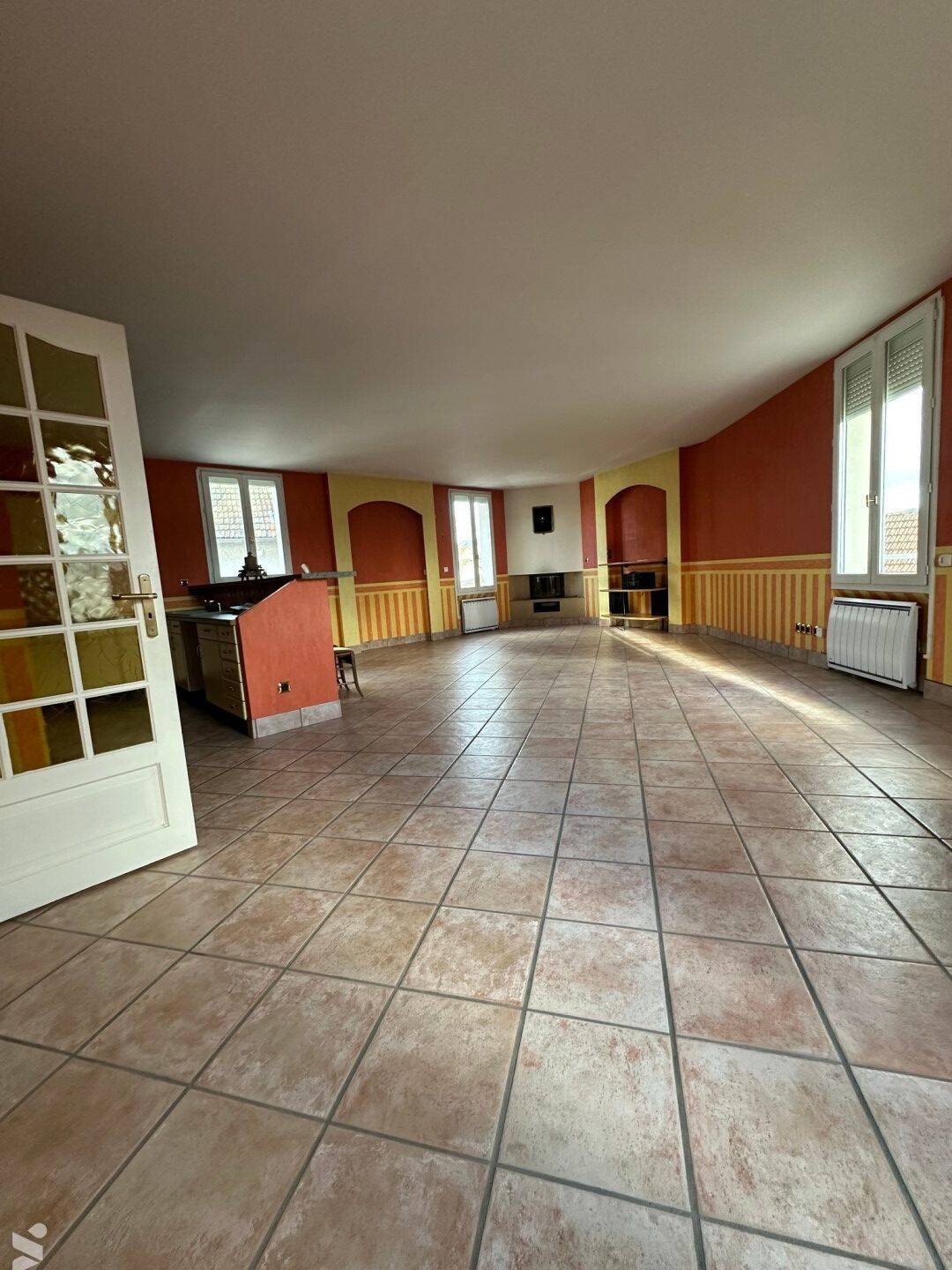 Maison à vendre, 127m², LE MAYET DE MONTAGNE