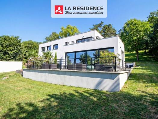 Maison à vendre 795 000 € 8 pièces 5 chambres 230 m² 4 200 m² de terrain Brueil-en-Vexin 78440