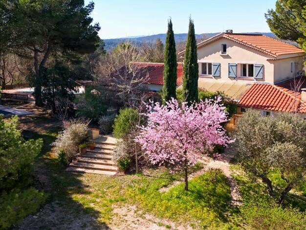 Villa à vendre 498 000 € 5 pièces 4 chambres 172 m² 4 314 m² de terrain La Verdière 83560