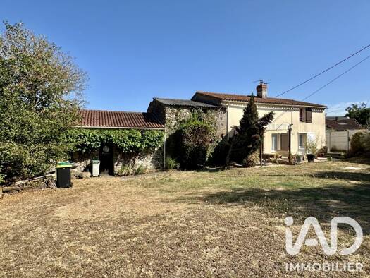 Maison à vendre 209 000 € 4 pièces 2 chambres 86 m² 617 m² de terrain Gétigné 44190
