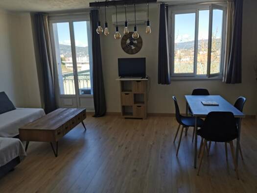Appartement à louer 670 € 2 pièces 1 chambre 41 m² Boulevars-Gare-Saint Leger-Chabrand Draguignan 83300