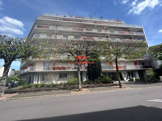 Appartement à vendre 205 000 € 2 pièces 1 chambre 50 m² Étage 1/7 Mairie Poissy 78300