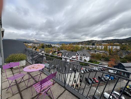 Appartement à vendre 140 000 € 2 pièces 1 chambre 46 m² Étage 7/7 Nord Cognin 73160