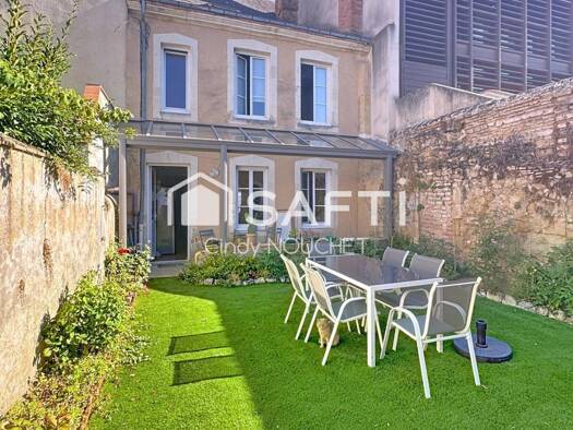Maison à vendre 208 000 € 6 pièces 4 chambres 139 m² 127 m² de terrain Centre Ville Sud La Fleche 72200