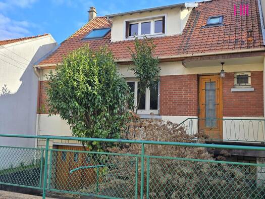 Maison à vendre 439 000 € 6 pièces 4 chambres 100 m² 299 m² de terrain Bondy 93140
