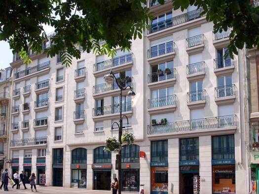 Appartement à louer 2 231 € 4 pièces 3 chambres 87 m² 3ème étage Espaces Jeunes Issy-les-Moulineaux 92130