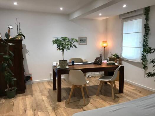 Appartement à vendre 195 000 € 1 pièce 68 m² RDC Peripherie Nord Est Sud Est Nyons 26110