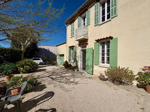 Maison à louer 1 100 € 3 pièces 2 chambres 75 m² Marseille 12ème arrondissement 13012