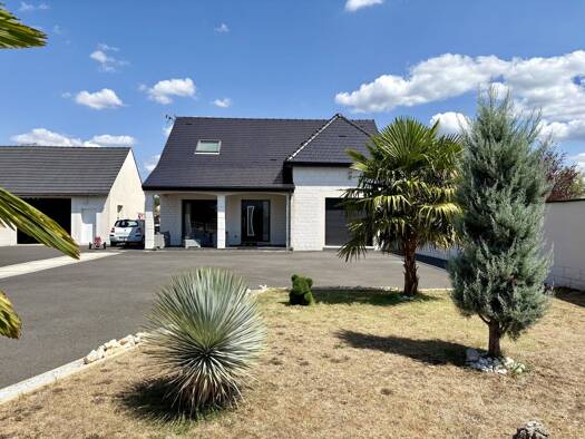 Maison à vendre 284 900 € 5 pièces 2 chambres 144 m² 934 m² de terrain Saint-Martin-d'Abbat 45110