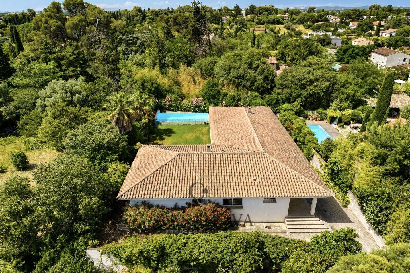 Maison — 3
