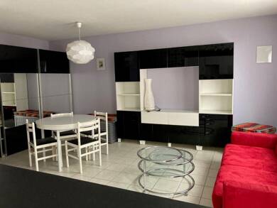 Appartement à louer 580 € 1 pièce 32 m² RDC/2 Abattoirs Dijon 21000