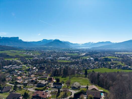 Villa à vendre 2 090 000 € 6 pièces 3 chambres 220 m² 1 550 m² de terrain Annecy 74370