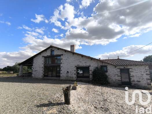 Maison à vendre 439 900 € 5 pièces 2 chambres 160 m² 1 660 m² de terrain Le Champ-Saint-Père 85540