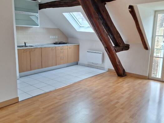 Appartement à louer 450 € 2 pièces 1 chambre 33,8 m² Étage 2/2 Saint Germain-Hôtel de Ville-Saint Pierre Auxerre 89000