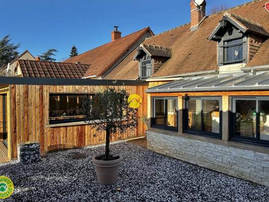 Maison à vendre 181 900 € 5 pièces 3 chambres 109 m² 500 m² de terrain Levet 18340