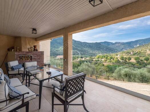 Villa à vendre 1 195 000 € 9 pièces 8 chambres 380 m² 3 500 m² de terrain Sospel 06380