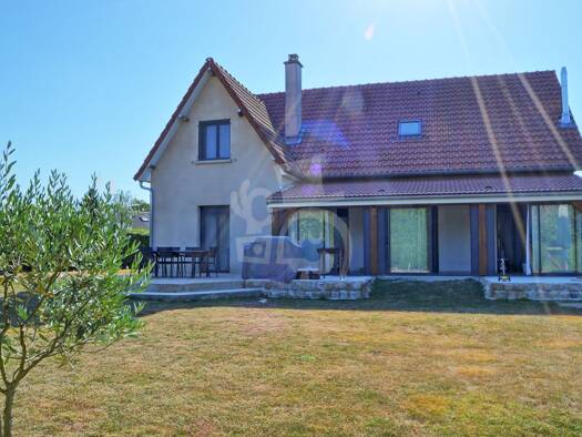 Maison à vendre 249 000 € 8 pièces 6 chambres 190 m² 984 m² de terrain Falaise 08400