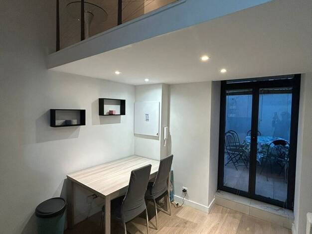 Appartement à louer 941 € 2 pièces 1 chambre 27,9 m² Étage 1/1 Nice 06000