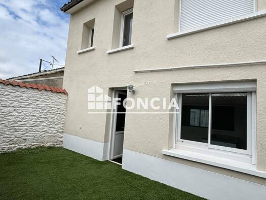 Maison de ville à vendre 179 000 € 3 pièces 2 chambres 90 m² Cognac 16100