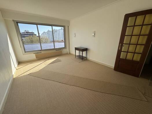 Appartement à vendre 640 000 € 4 pièces 3 chambres 74 m² Étage 7/10 Danube-Porte des Lilas Paris 19ème 75019