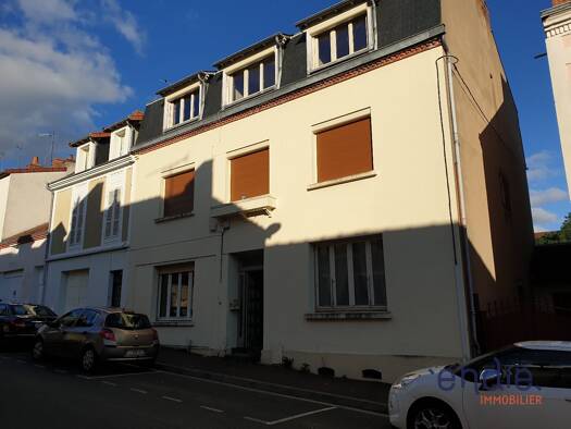 Immeuble à vendre 190 000 € 386 m² Néris-les-Bains 03310