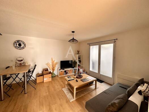Appartement à louer 567 € 2 pièces 1 chambre 42 m² RDC Saint André d'Ornay-Pont Morineau La Roche-sur-Yon 85000