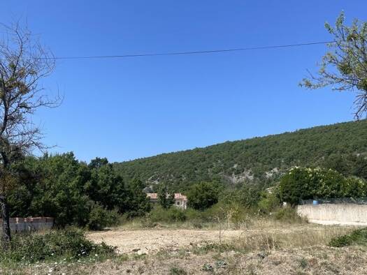 Terrain constructible à vendre 195 000 € 1 977 m² de terrain Banon 04150