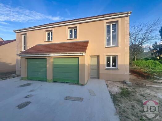 Maison à vendre 315 000 € 4 pièces 3 chambres 85 m² 201 m² de terrain Vert-le-Grand 91810