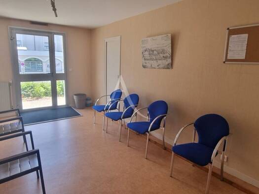 Local d'activités à vendre 119 000 € 100 m² d'espace de stockage Interquartiers Blois 41000