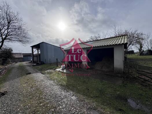 Maison à vendre 86 000 € 3 pièces 1 chambre 81 m² 3 430 m² de terrain Neuvy Bouin 79130
