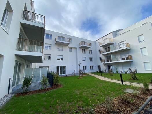 Appartement à louer 515 € 2 pièces 1 chambre 37,6 m² Étage 1/3 Robretières La Roche-sur-Yon 85000