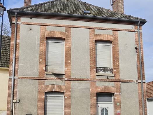 Maison à vendre 99 000 € 5 pièces 3 chambres 190 m² 364 m² de terrain Barbonne-Fayel 51120