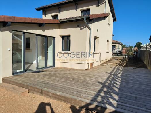 Maison de ville à louer 1 100 € 4 pièces 3 chambres 81,7 m² 300 m² de terrain Lacenas 69640