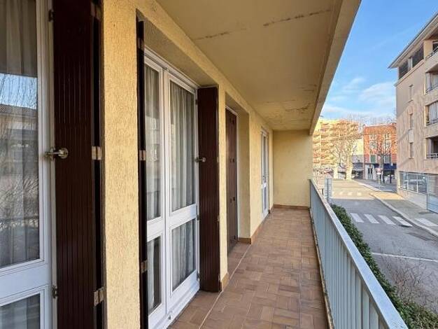 Appartement à vendre 110 000 € 3 pièces 2 chambres 77,9 m² 1er étage Centre-Historique Romans-sur-Isère 26100