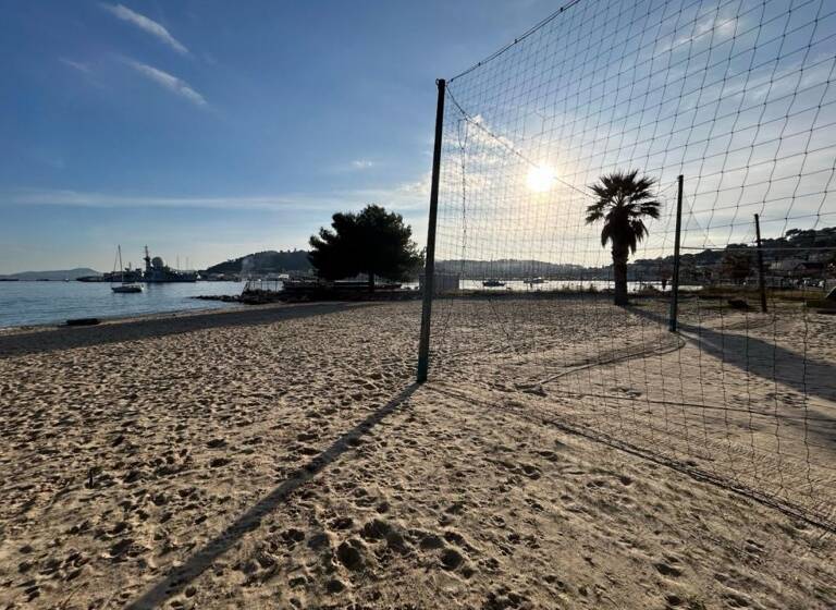 Appartement à vendre 145 000 € 2 pièces 1<br/>chambre 45 m²<br/>superficie Village Saint-Mandrier-sur-Mer 83430