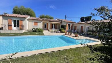 Maison de plain-pied à vendre 770 000 € 5 pièces 2 chambres 125 m² 803 m² de terrain Maussane-les-Alpilles 13520