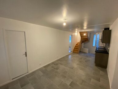 Appartement à plusieurs étages à louer 1 100 € 4 pièces 2 chambres 67 m² RDC Sud Le Mesnil le Roi 78600