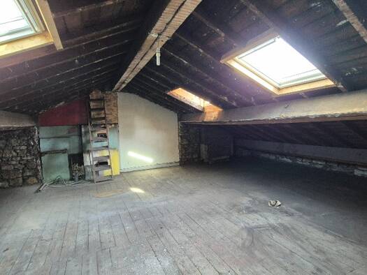 Appartement à vendre 34 000 € 1 pièce 28 m² Étage 4/4 Monthieu-Saint François Saint-Étienne 42100