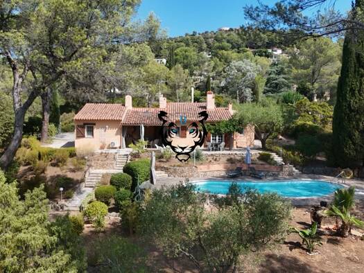 Maison de plain-pied à vendre 599 000 € 4 pièces 3 chambres 87,71 m² 2 900 m² de terrain La Bouverie Roquebrune-sur-Argens 83520